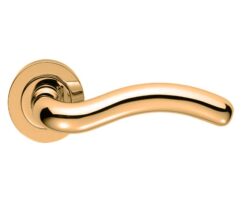 Manital Squiggle Door Handles On Round Rose, Polished Brass (sold in pairs)