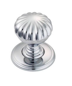 Fingertip Delamain Flower Cupboard Knob (31mm), Polished Chrome