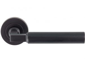 Amiata Door Handles On Round Rose, Matt Black (sold in pairs)