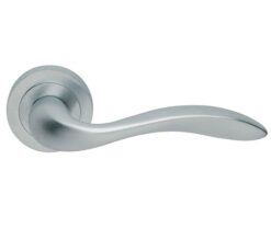 Manital Giava Door Handles On Round Rose, Satin Chrome (sold in pairs)