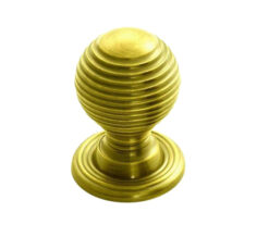 Fingertip Queen Anne Reeded Cupboard Knob (28mm OR 35mm), Polished Brass