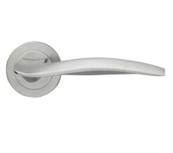 Manital Wind Door Handles On Round Rose, Satin Chrome (sold in pairs)