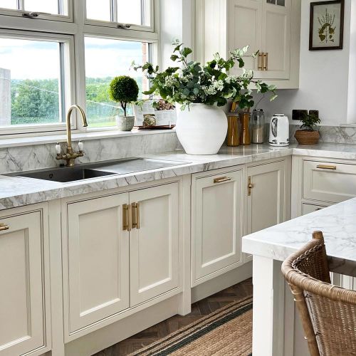 Frelan Hoxton Sturt Cabinet Handle on Back Plate 224mm cc Satin Brass HOX460SB-HOX5060SB - Image 2