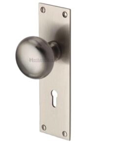Heritage Brass Balmoral Low Profile Door Knobs On Backplate, Satin Nickel (sold in pairs)