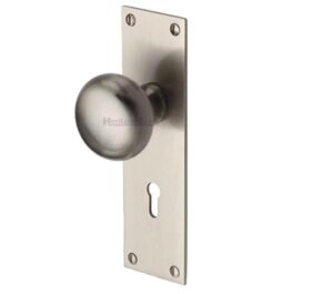 Heritage Brass Balmoral Low Profile Door Knobs On Backplate, Satin Nickel (sold in pairs)
