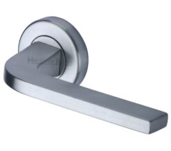 Heritage Brass Bellagio Satin Chrome Door Handles On Round Rose  (sold in pairs)