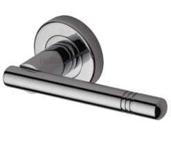 Heritage Brass Alicia Polished Chrome Door Handles On Round Rose   (sold in pairs)
