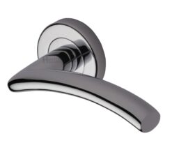 Heritage Brass Centaur Polished Chrome Door Handles On Round Rose  (sold in pairs)